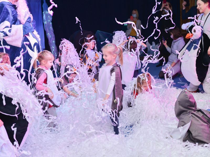 Новогодние елки для малышей в Москве 2022